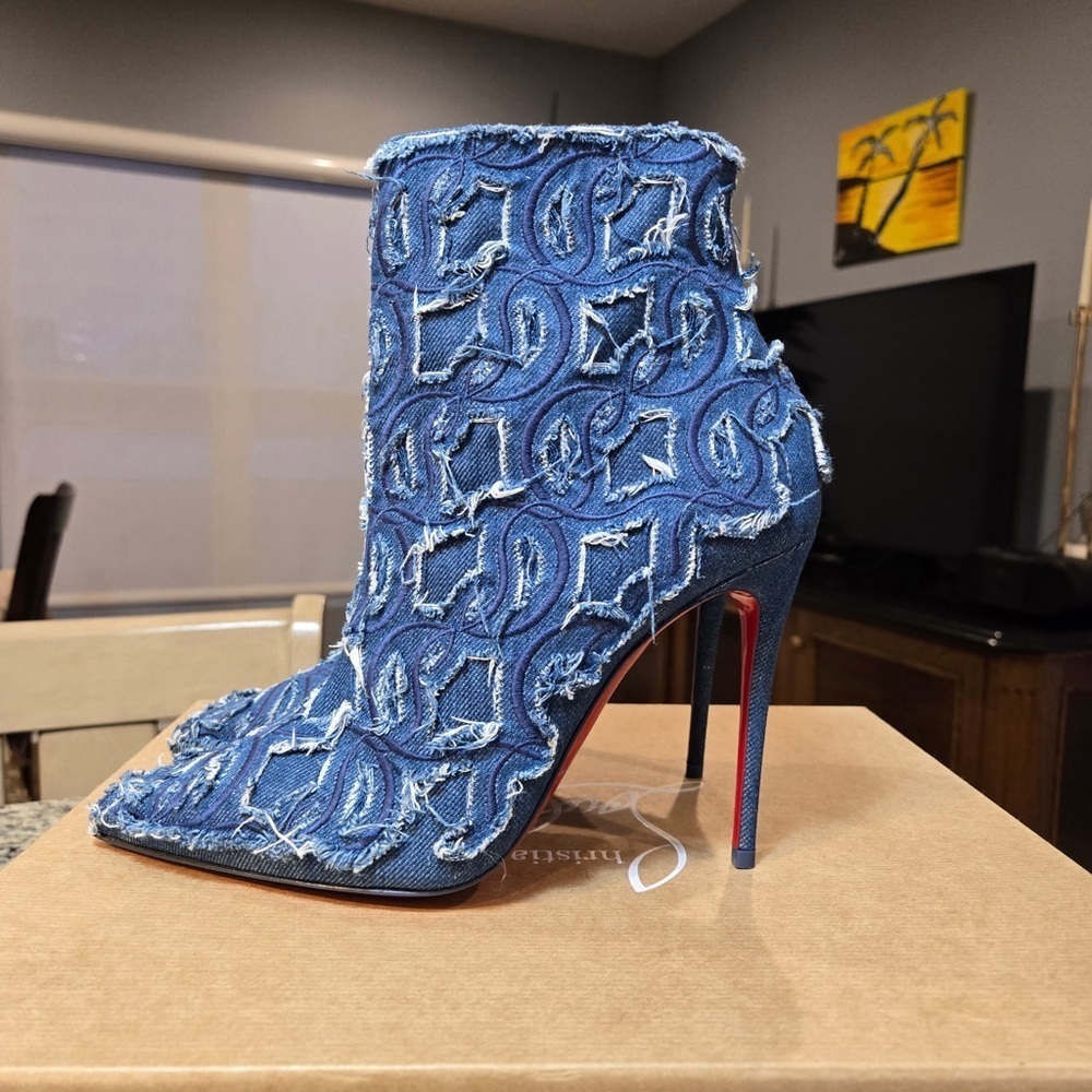 NEW Christian Louboutin So Kate Booty Toile Denim Brode 100mm Size 37